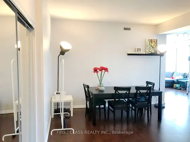 832 Bay St #505 — Photo 11