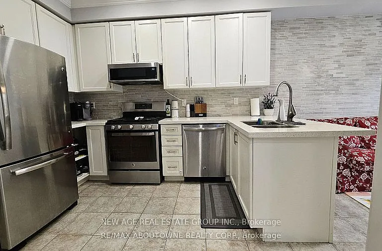 42 Ozner Cres — Photo 12