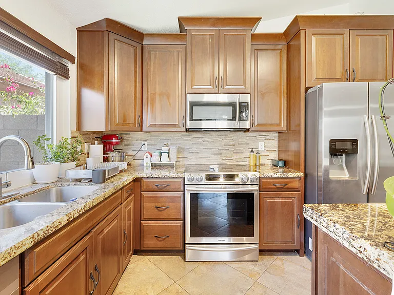 4704 E Weaver Rd — Photo 56
