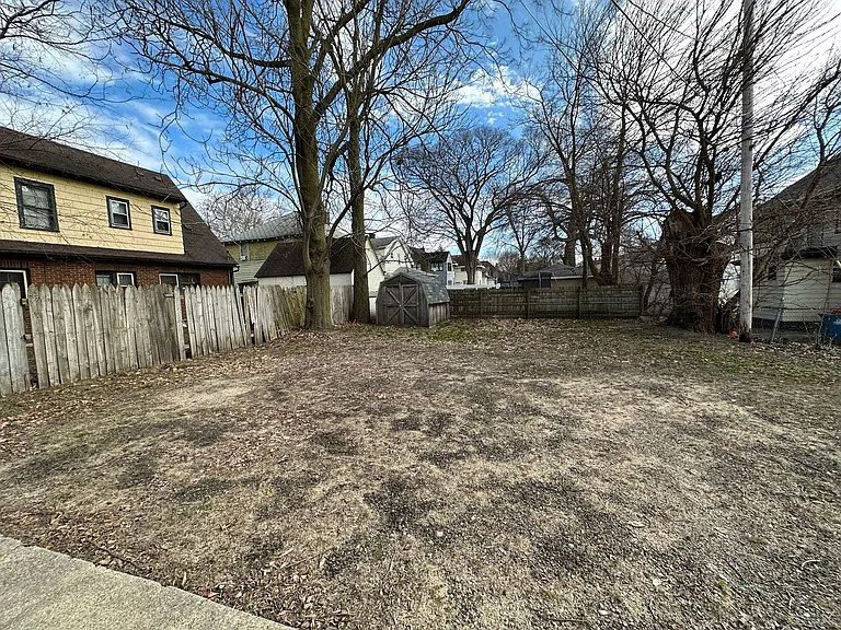 910 Union Ave SE — Photo 12