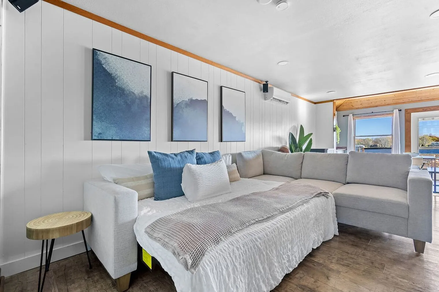 2 bed, 2.0 bath, $6,355 — Photo 2