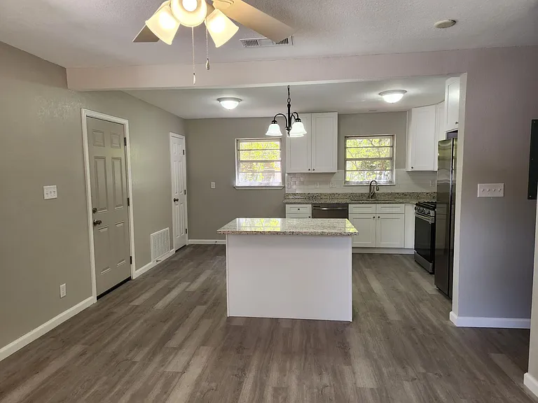 503 W Griffith Ave — Photo 12