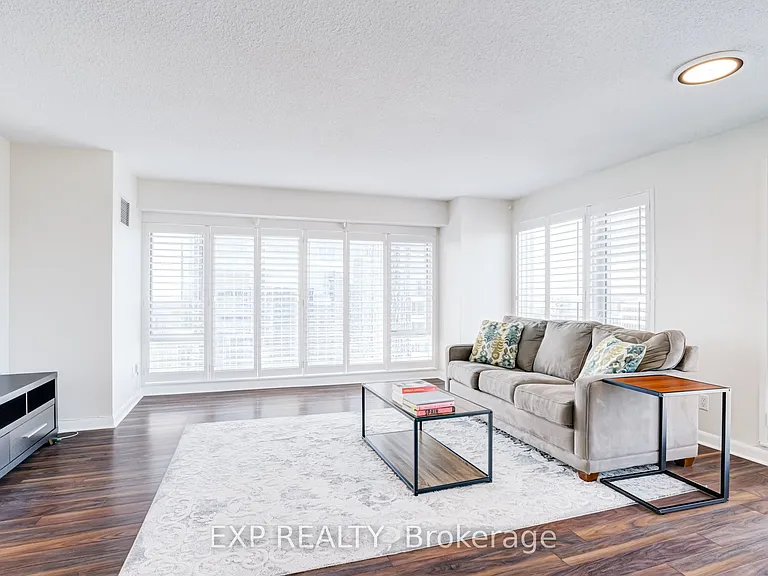 210 Victoria St #Penthouse 09 — Photo 10