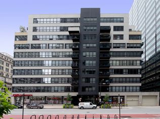 130 S Canal St APT 305, Chicago, IL 60606