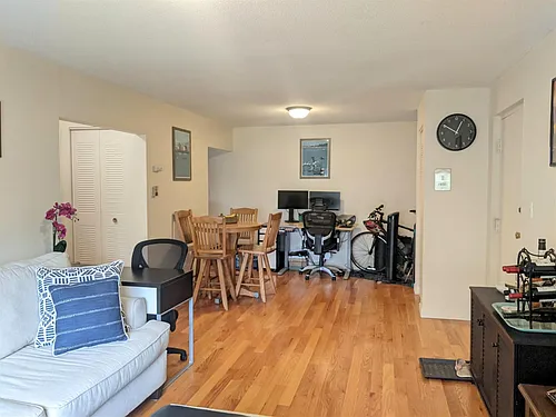 12 Cameron Ave Photo 1
