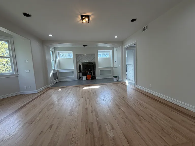 Sherwood Ave — Photo 31