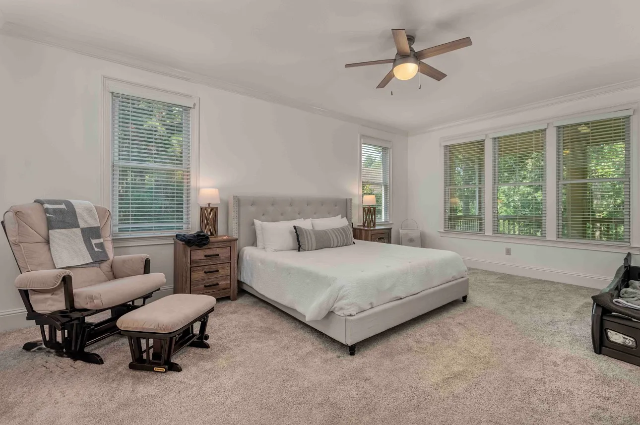 4 bed, 3190 sqft, $4,200 — Photo 4