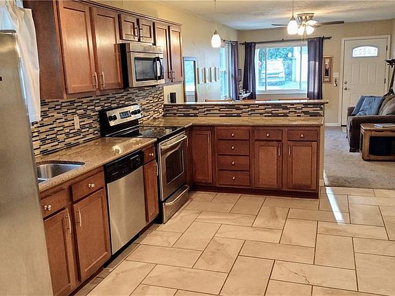5th image of 2754 Winton Dr