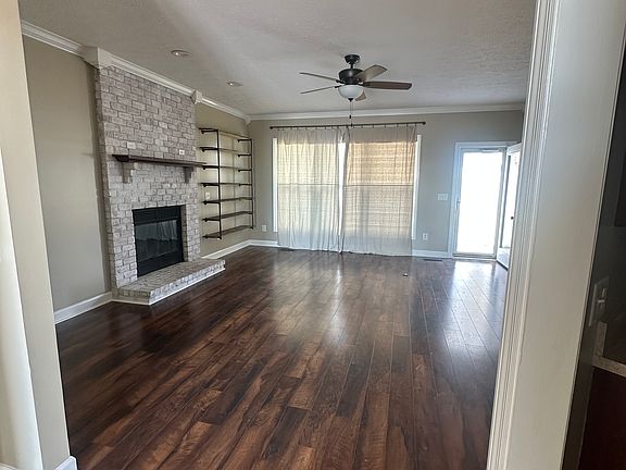 3rd image of 705 Cooks Hill Ct