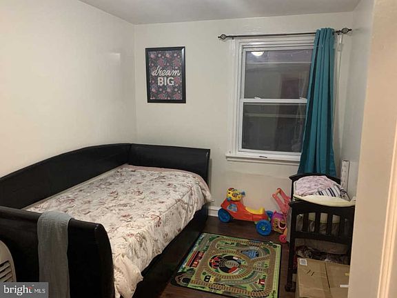 5th image of 1730 Vista St