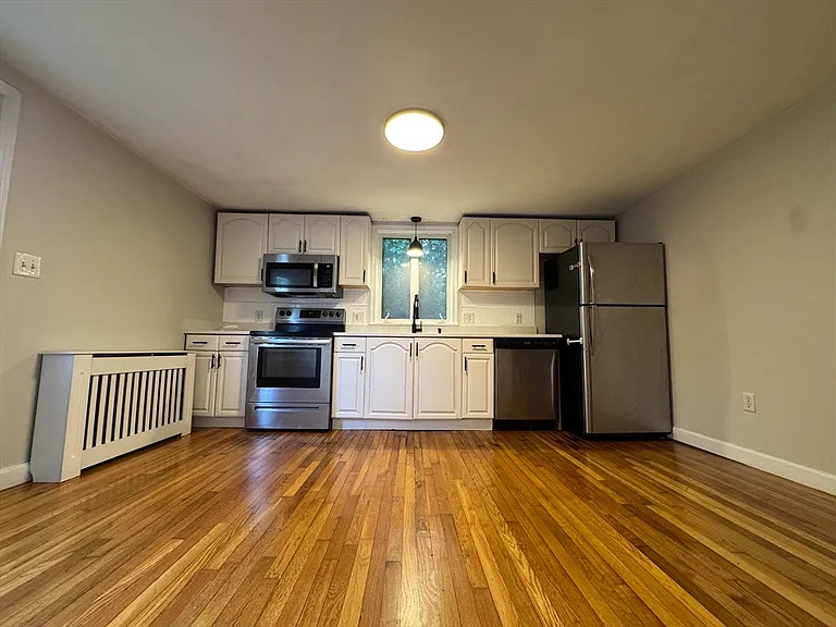 41 Cross St #1 — Photo 4