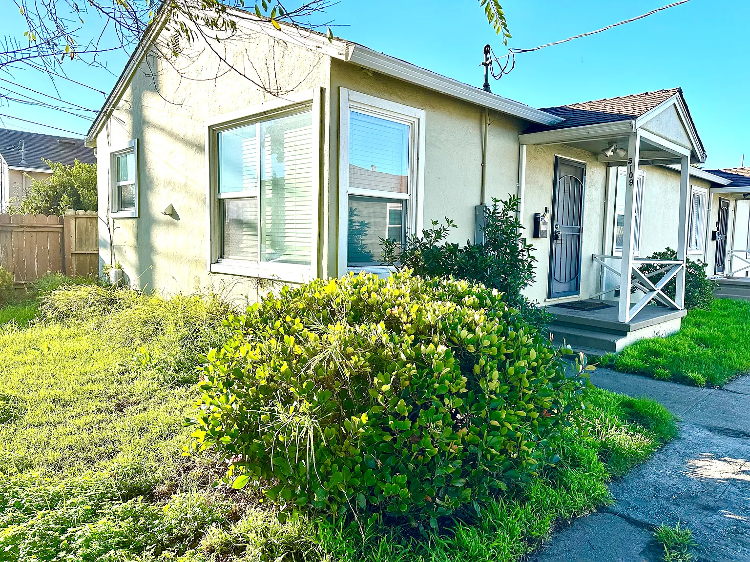 2 bed, 650 sqft, $2,500 — Photo 1