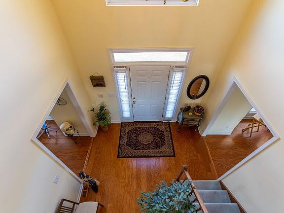 2nd image of 162 Mulberry Ln