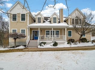 40 Cedar St, Bloomingdale Boro, NJ 07403