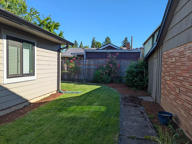9125 SE Oak St #B — Photo 13