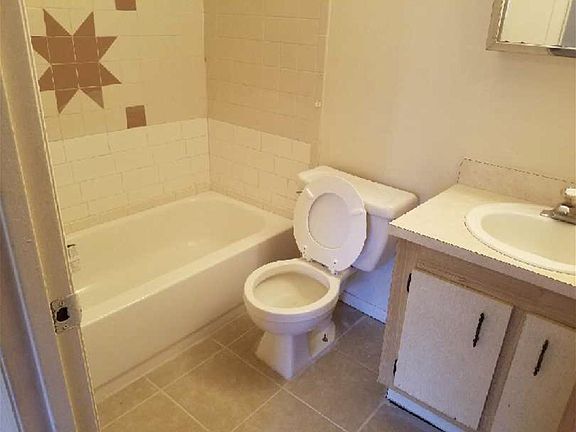 4th image of 4714 Marengo Ln
