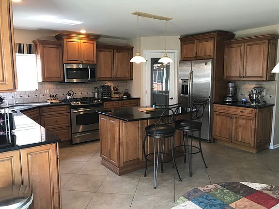 3rd image of 2631 Cadbury Cir