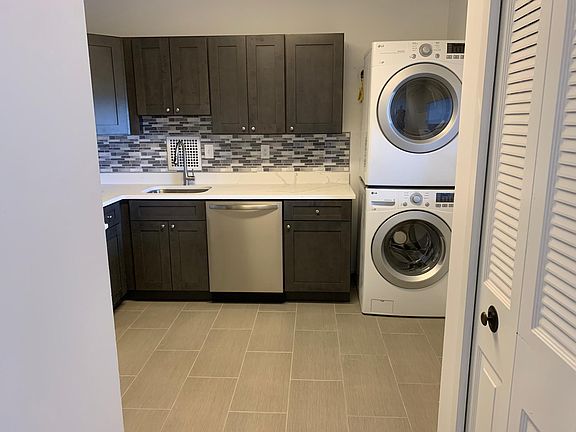 5th image of 3701 S George Mason Dr Unit 2210N