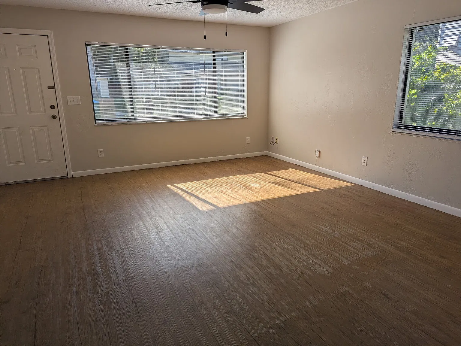 2 bed, 1320 sqft, $1,695 — Photo 2
