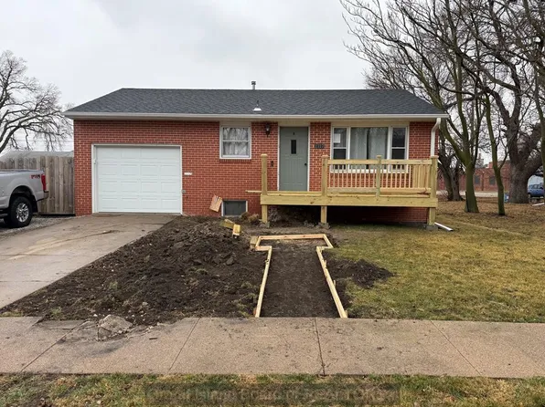 1317 W 3rd St, Hastings, NE 68901