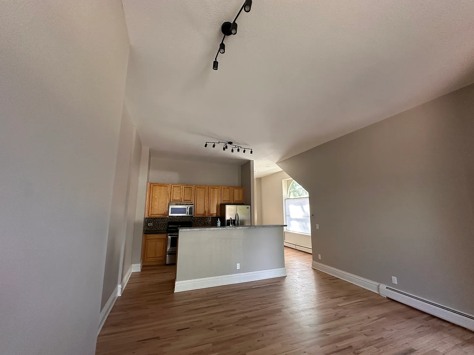 1 bed, 800 sqft, $2,000 — Photo 4