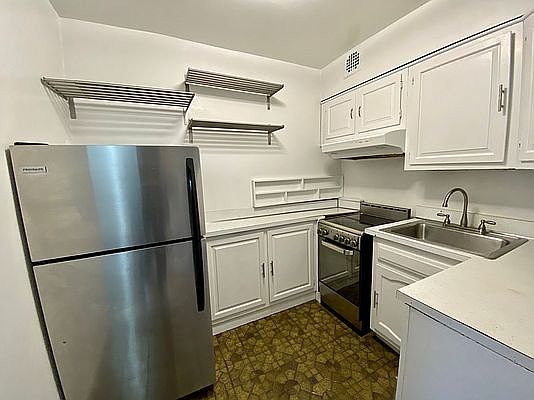 2nd image of 40 W 87th St APT 4A