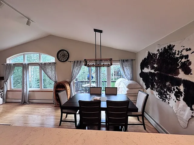 3 bed, 1651 sqft, $7,000 — Photo 2