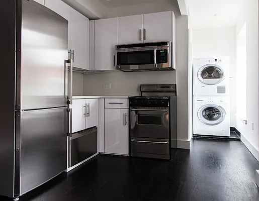 Rented by REAL New York | media 17