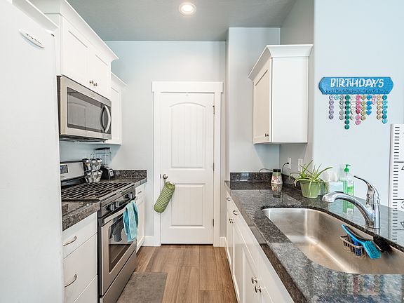 3rd image of 7544 N Hutch Ln