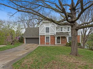 3516 NE Kingwood Pl, Lees Summit, MO 64064