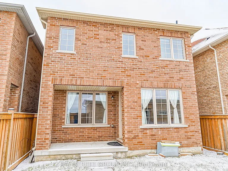 7 Gordon Landon Dr — Photo 45