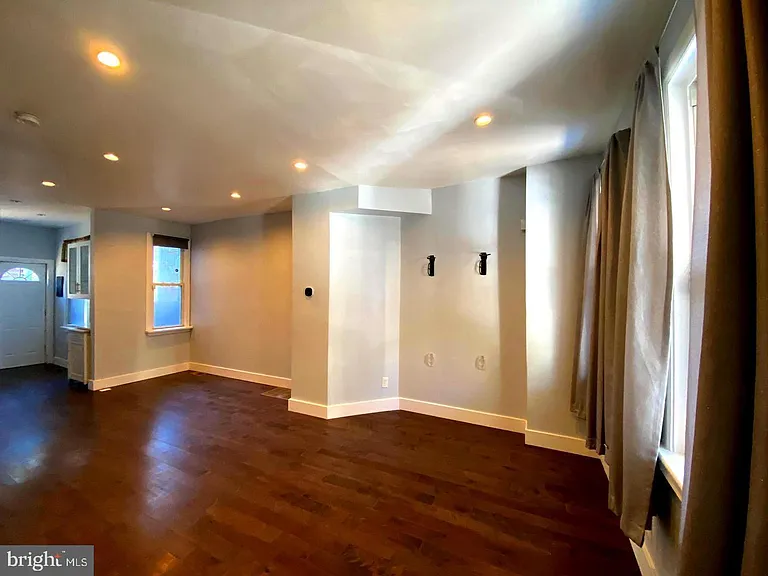 1457 N Corlies St — Photo 4