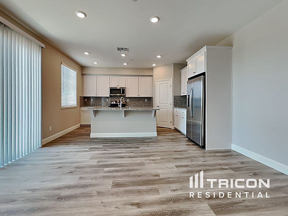 4th image of 2067 Comstock Ln