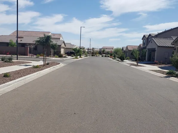 14389 W Surrey Dr, Surprise, AZ 85379