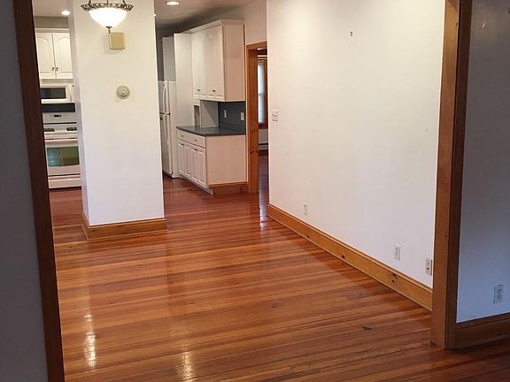 3rd image of 29 Phillips Ave Floor 1