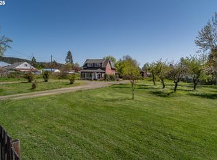 174 S Comstock Ave, Sutherlin, OR 97479