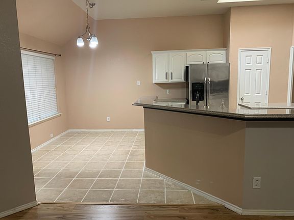 4th image of 2031 Trail Glen Dr