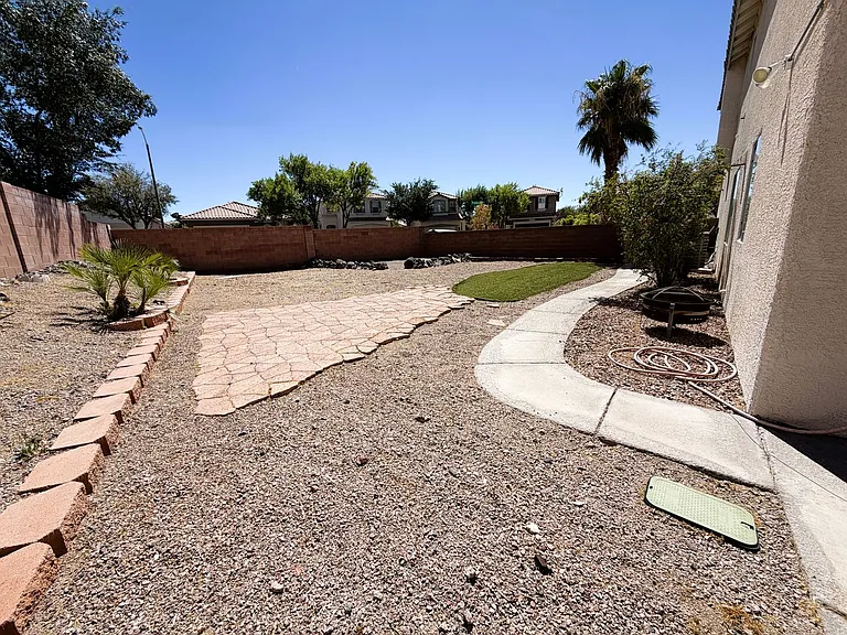 2424 Predera Ave — Photo 40