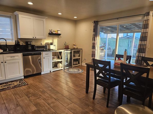 8112 Langara Dr, Pasco, WA 99301