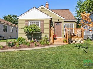 2137 Emerald Ave NE, Grand Rapids, MI 49505