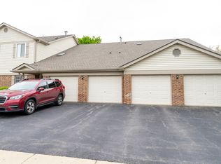 1735 Chesapeake Ln APT 5, Schaumburg, IL 60193