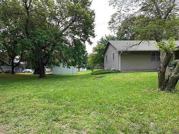 2nd image of 208 S Pine St