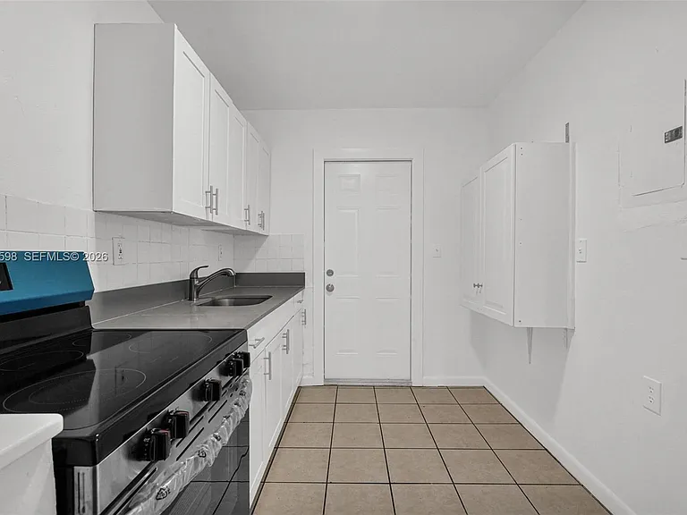 577 NW 90th St #6 — Photo 10