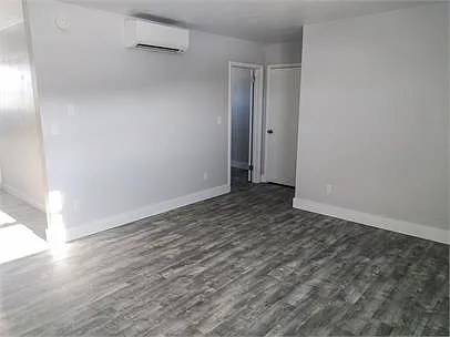 639 Russian St #6
