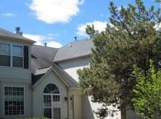 817 N Constitution Ave, Island Lake, IL 60042