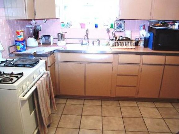 4th image of 8625 Trumbull Ave
