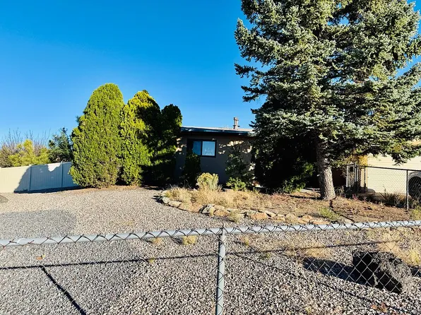 2401 Loma Verde, Santa Fe, NM 87507