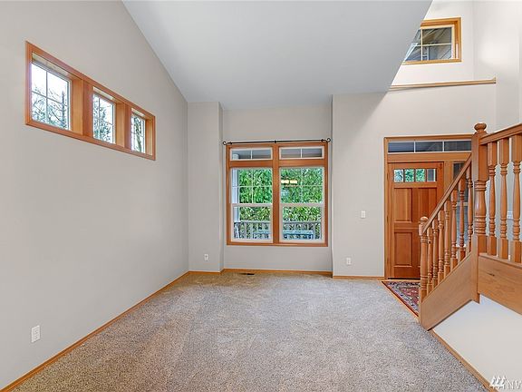 4th image of 25959 Rolling Hills Pl NE