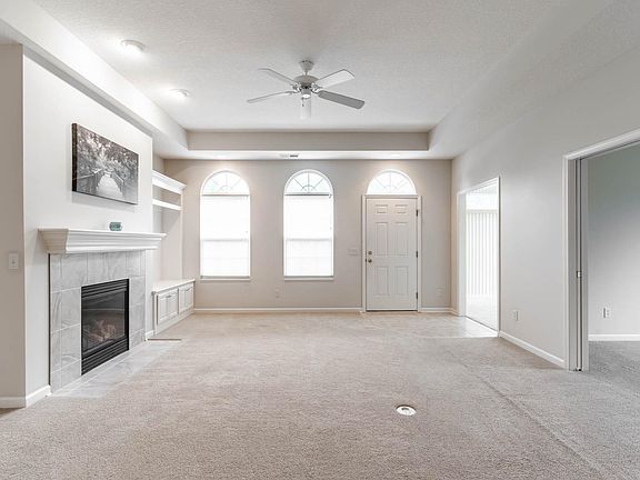 3rd image of 7117 Fallingbrook Ln
