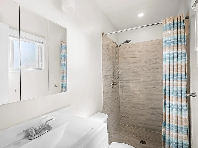 4712 Delamar Ave NE — Photo 22